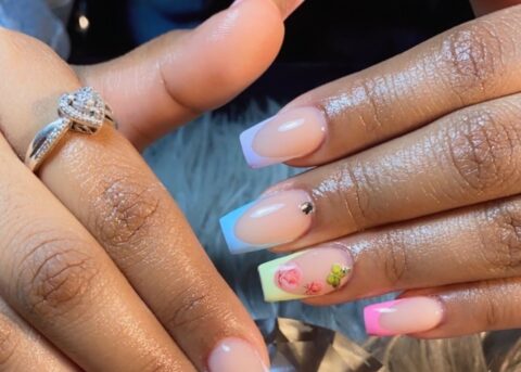 spring nails flowers